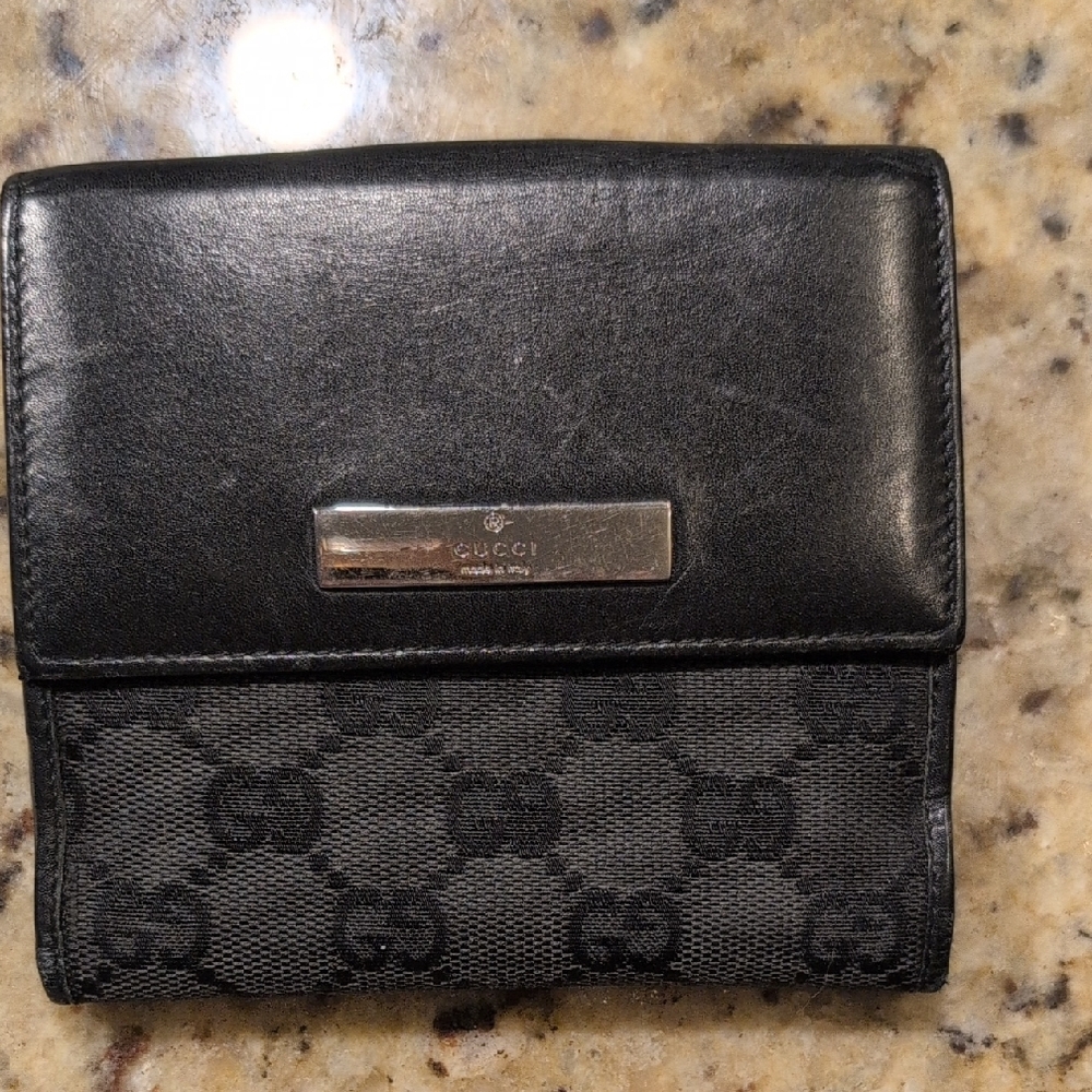 Gucci Black Wallet with Silver Accent